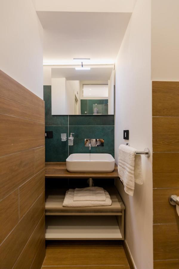 Exclusive Parking Flat X 4 Near Metro 1 Salvator Rosa Appartamento Napoli Esterno foto